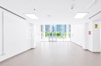 Shop - Studio - 2 Bathrooms for rent in Capital Golden Tower - Business Bay - Dubai