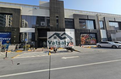 Retail - Studio for rent in Midtown Central Majan - Majan - Dubai