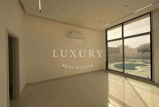 90912200 - Property Image 2