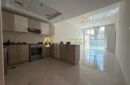 شقة - 1 حمام للايجار في شيماء بريميير - منطقة 15 - قرية جميرا الدائرية - دبي