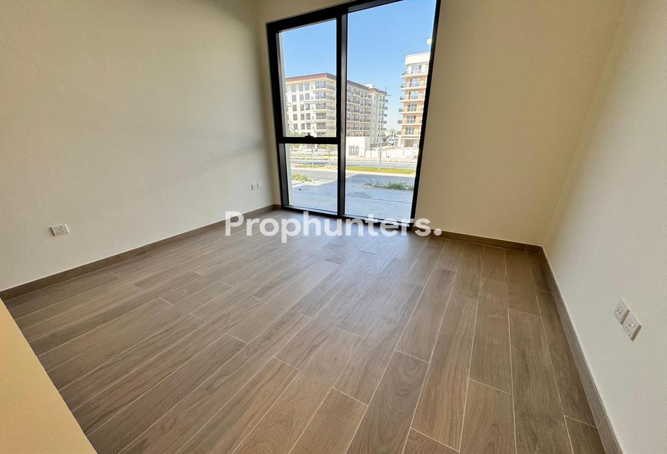 BRAND NEW | SPACIOUS | READY TO MOVIN photo 4
