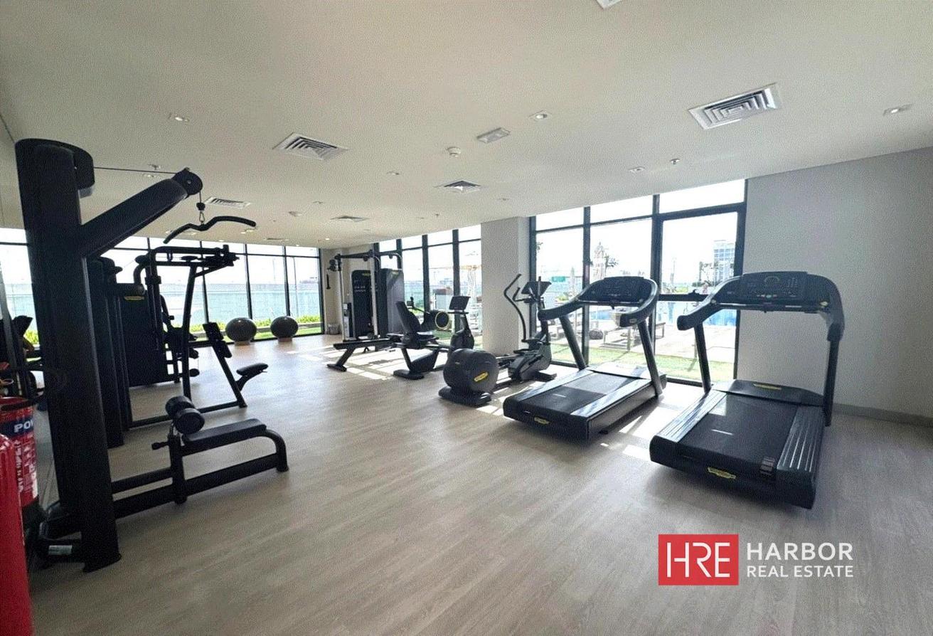 Luxury Studio | Spacious Balcony | Vacant photo 12