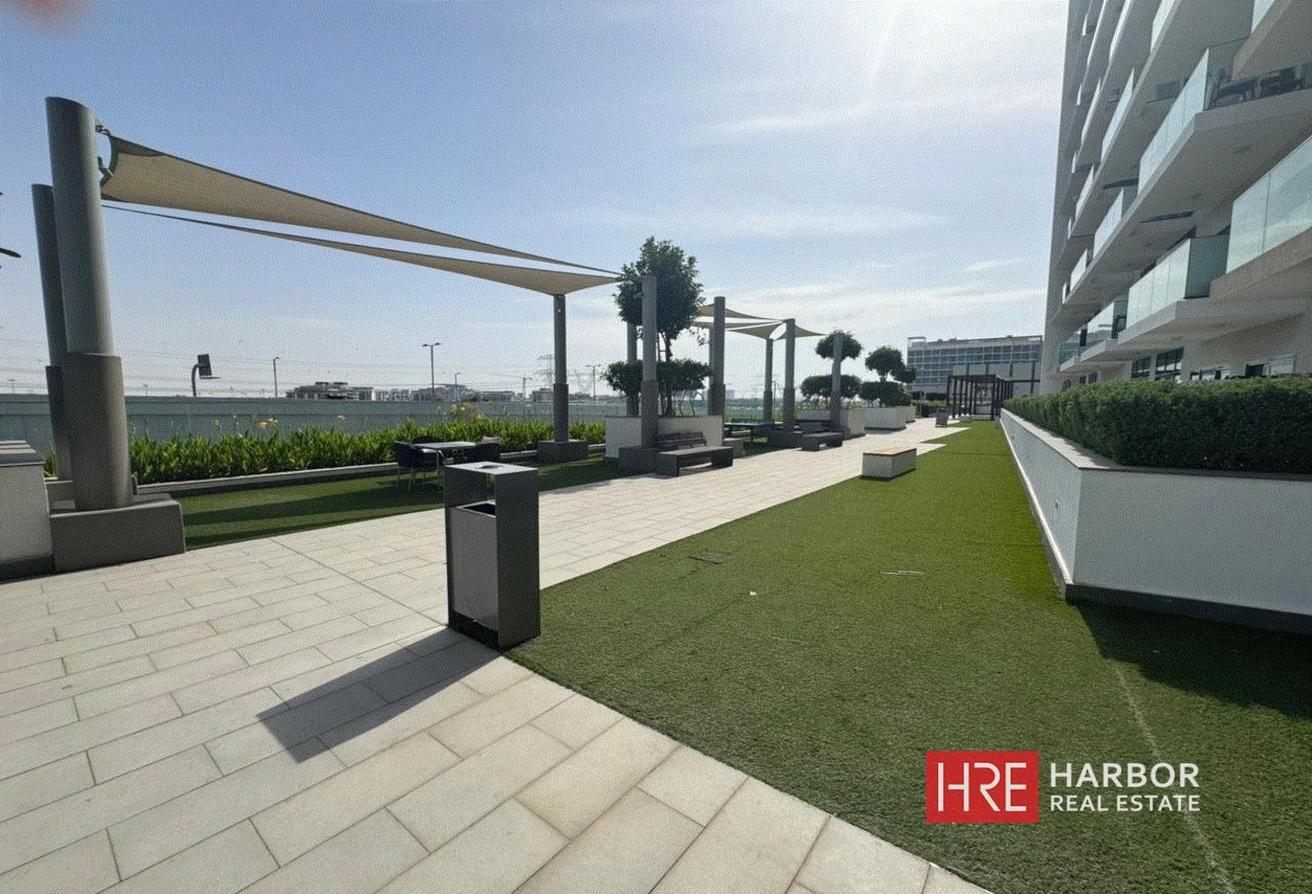 Luxury Studio | Spacious Balcony | Vacant photo 9