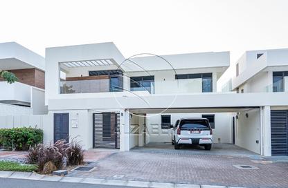 Villa - 5 Bedrooms - 7 Bathrooms for rent in West Yas - Yas Island - Abu Dhabi