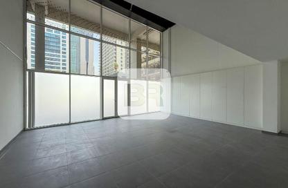 Retail - Studio - 1 Bathroom for rent in Capital Golden Tower - Business Bay - Dubai