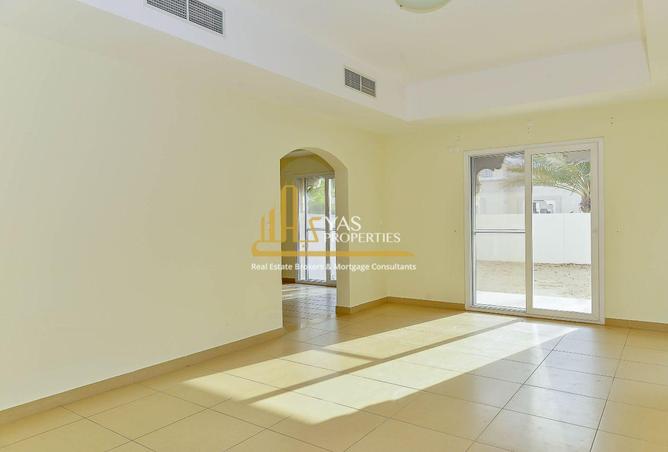 71117018 - Property Image 2