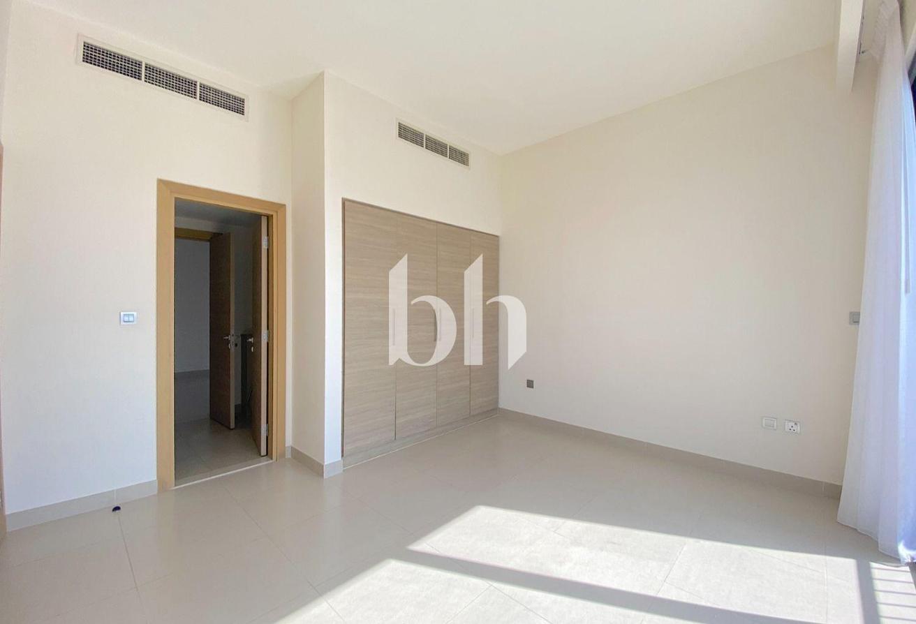 Great location | Vacant Now | Park backing photo 10