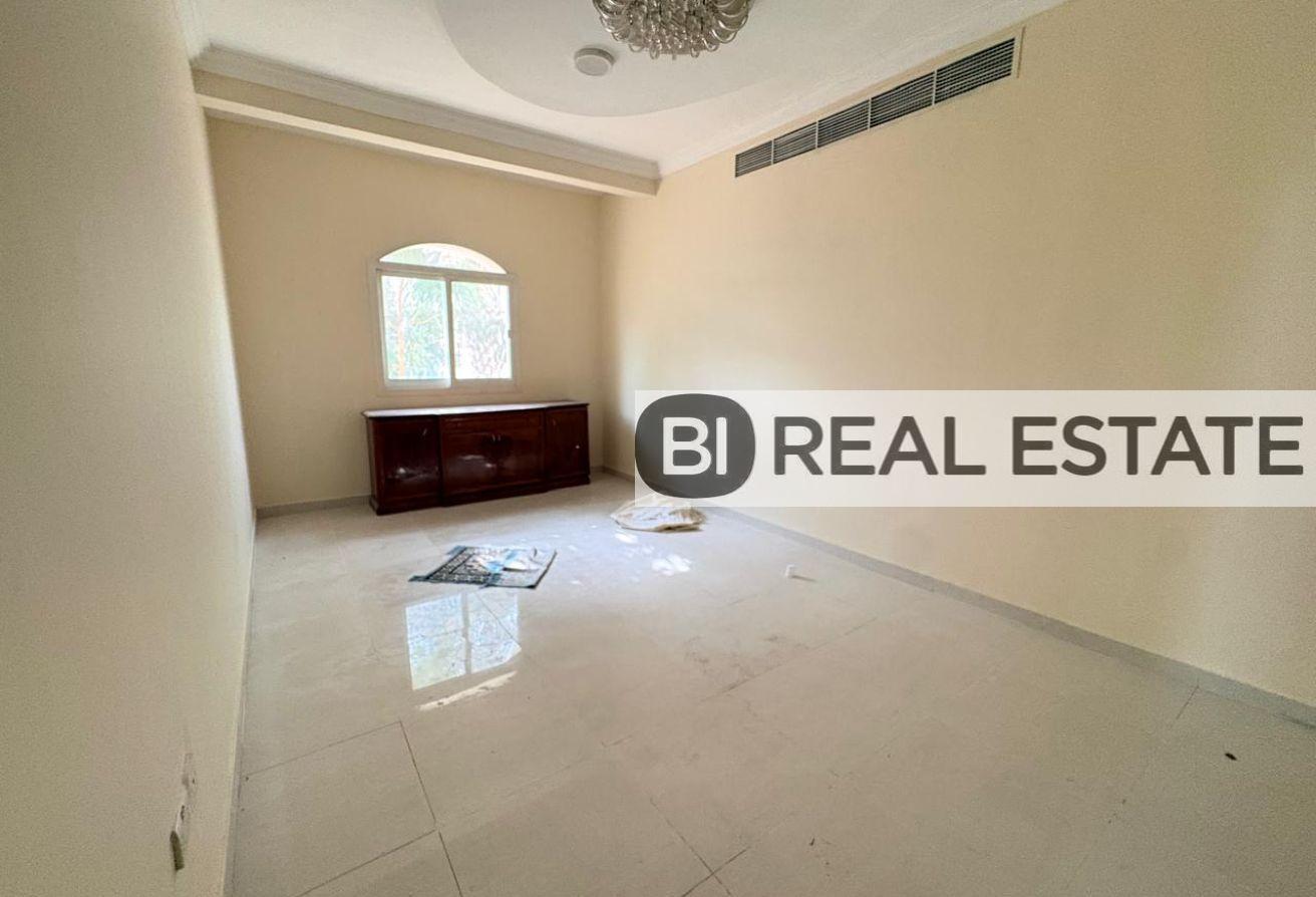 5 BR Villa in Al Barsha with Private Garden photo 7