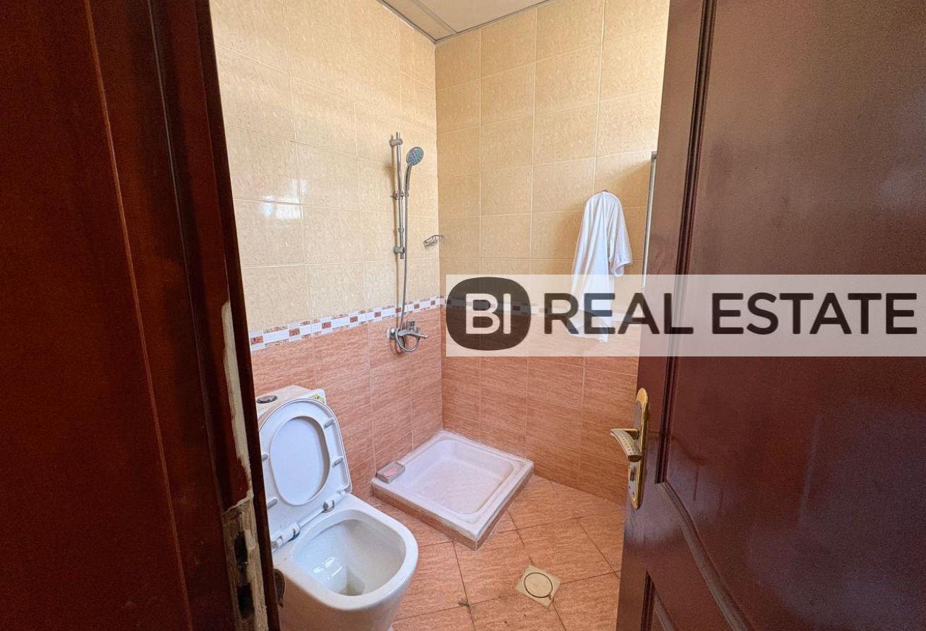 5 BR Villa in Al Barsha with Private Garden photo 8