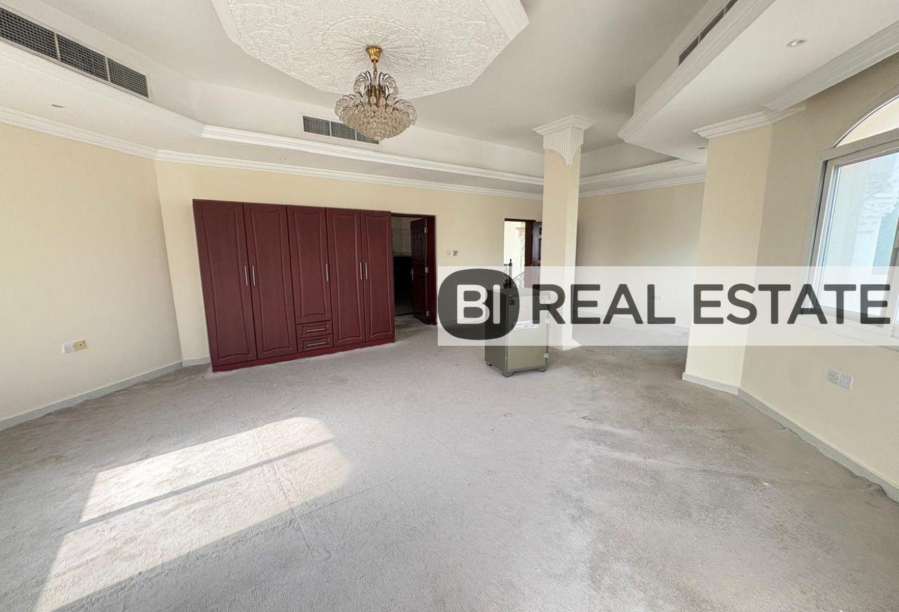 5 BR Villa in Al Barsha with Private Garden photo 11