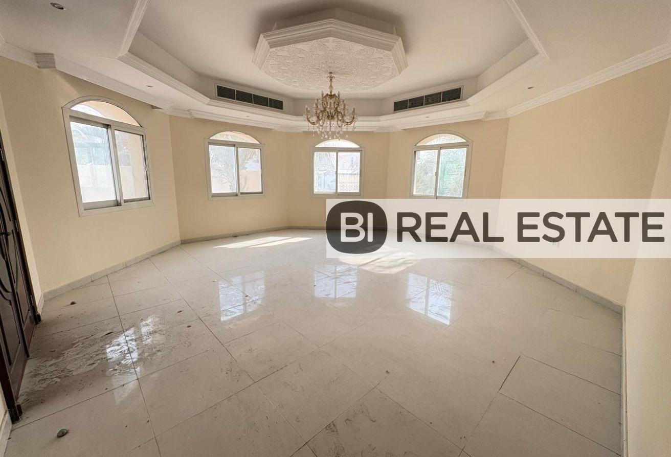 5 BR Villa in Al Barsha with Private Garden photo 2