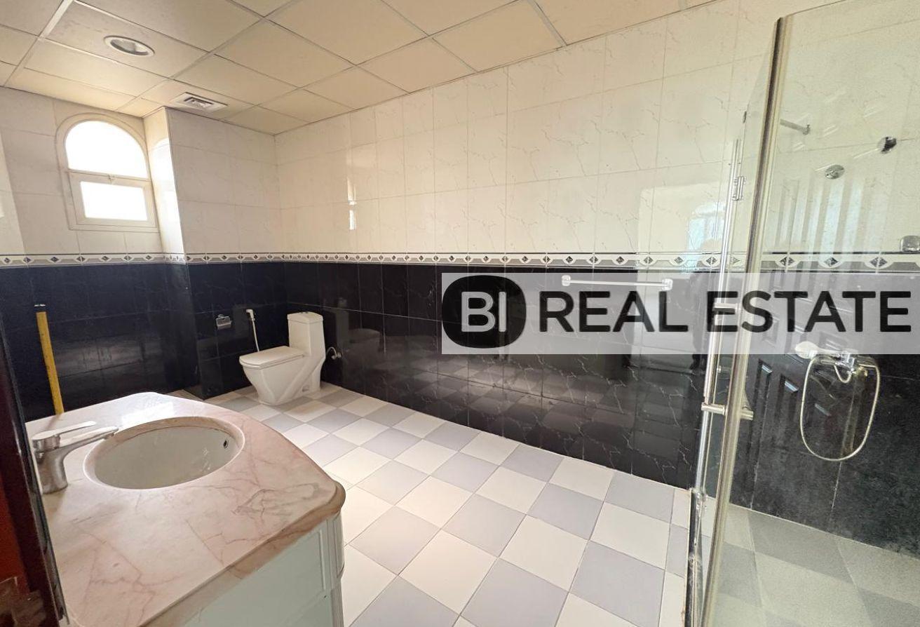 5 BR Villa in Al Barsha with Private Garden photo 10
