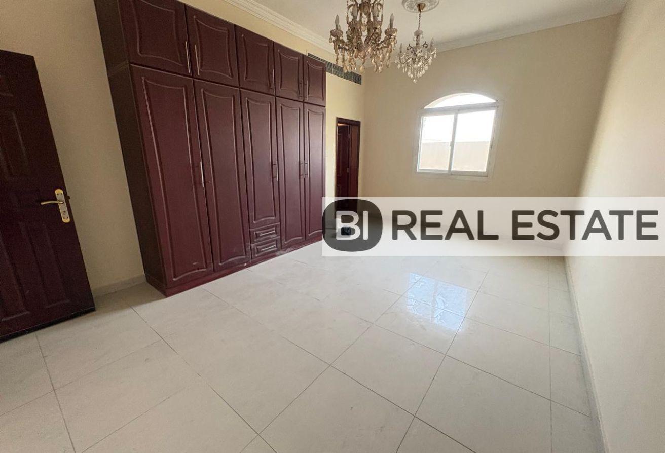 5 BR Villa in Al Barsha with Private Garden photo 5