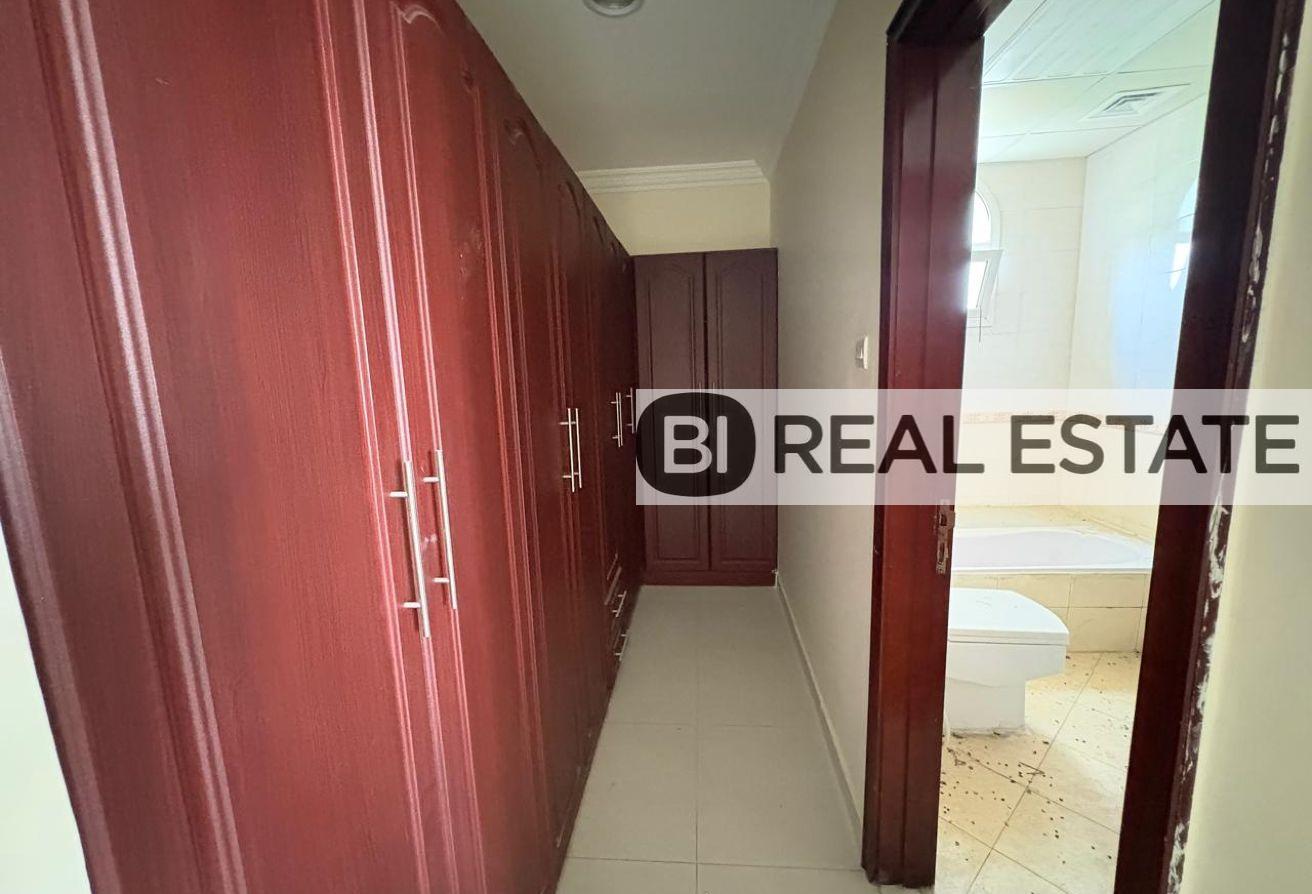 5 BR Villa in Al Barsha with Private Garden photo 14