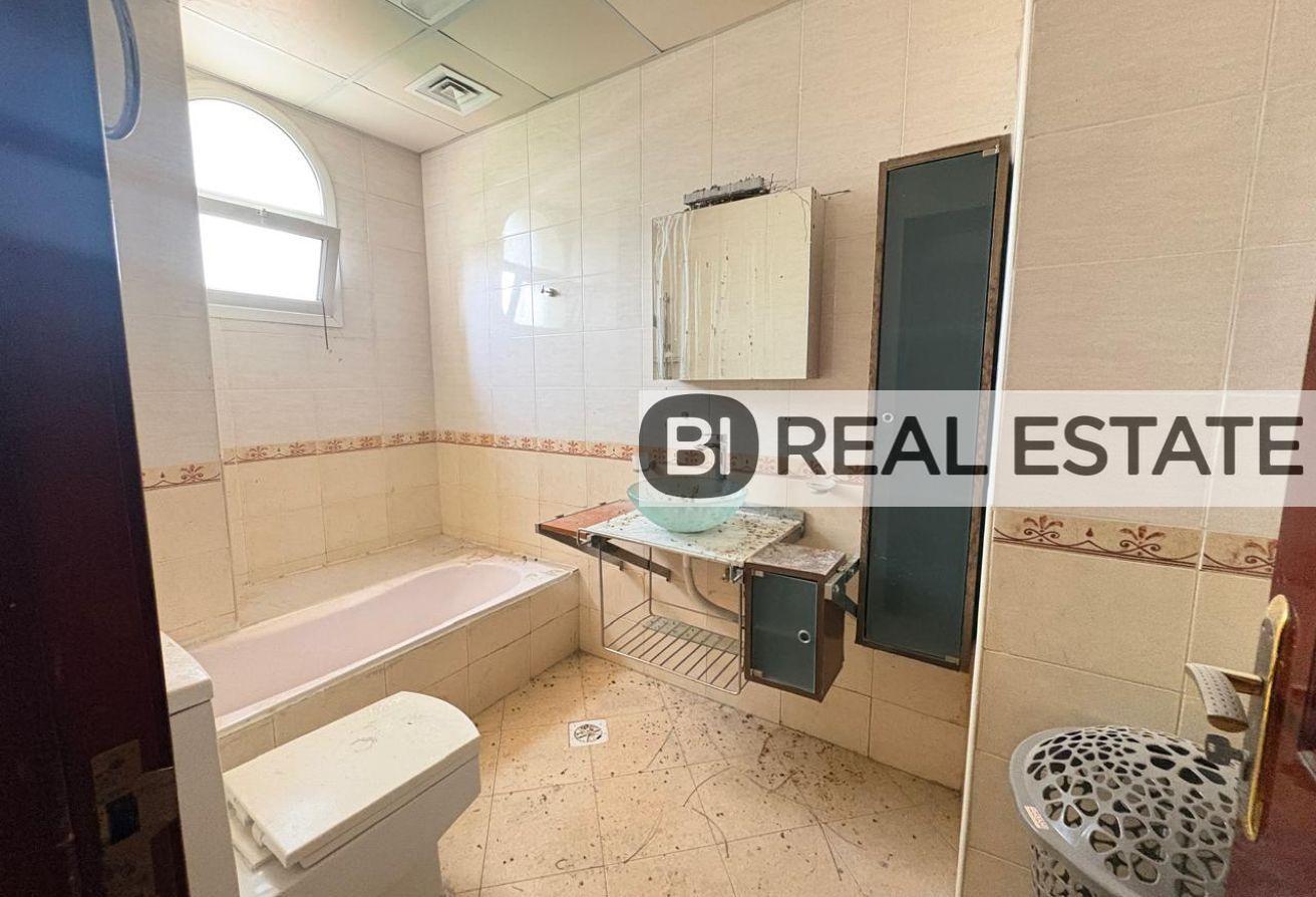 5 BR Villa in Al Barsha with Private Garden photo 13