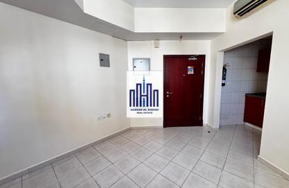 Apartment - Studio - 1 Bathroom for rent in Muwaileh 3 Building - Muwaileh - Sharjah