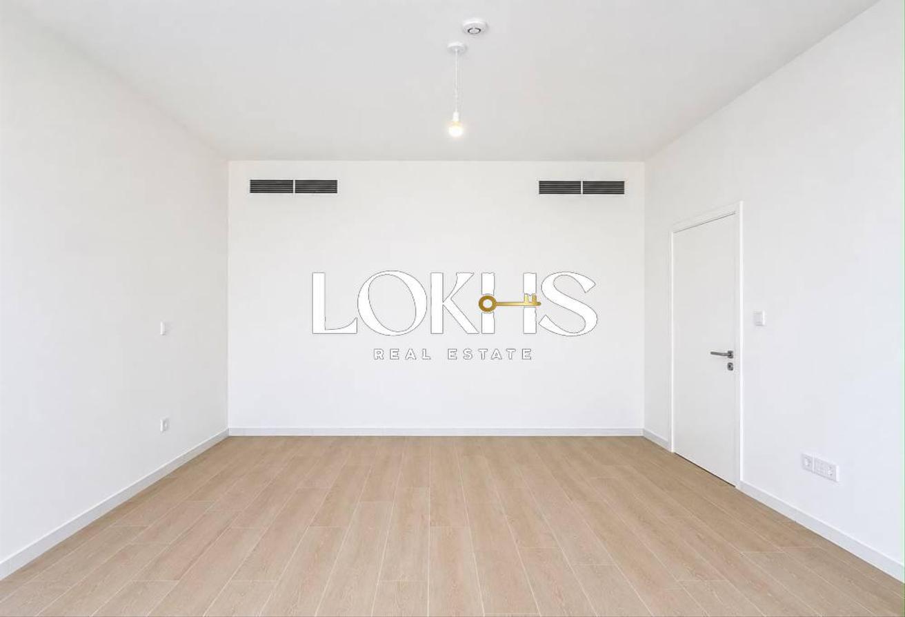 4 CHEQUES | Close to Amenities | Vacant photo 12