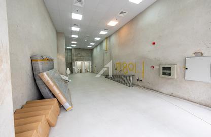 Retail - Studio - 1 Bathroom for rent in Karimian 3 - Jumeirah Garden City - Al Satwa - Dubai