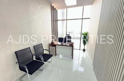 Office Space - Studio - 1 Bathroom for rent in Red Avenue - Al Garhoud - Dubai