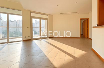 Apartment - 3 Bedrooms - 4 Bathrooms for rent in Al Hallawi - Shoreline Apartments - Palm Jumeirah - Dubai