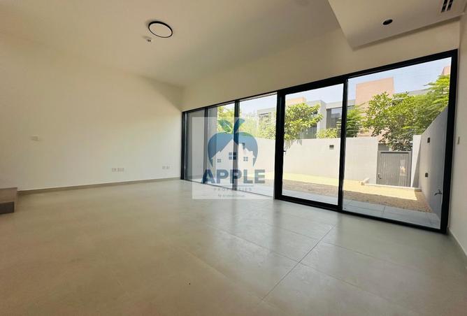 100864921 - Property Image 2