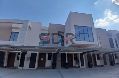 فيلا - 2 غرف نوم - 3 حمامات للايجار في بلوم جاردنز - شارع السلام - أبوظبي