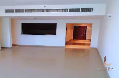 شقة - غرفة نوم - 2 حمامات للايجار في تفريعة القنال 1 - أبراج الجولف - مدينة دبي الرياضية - دبي