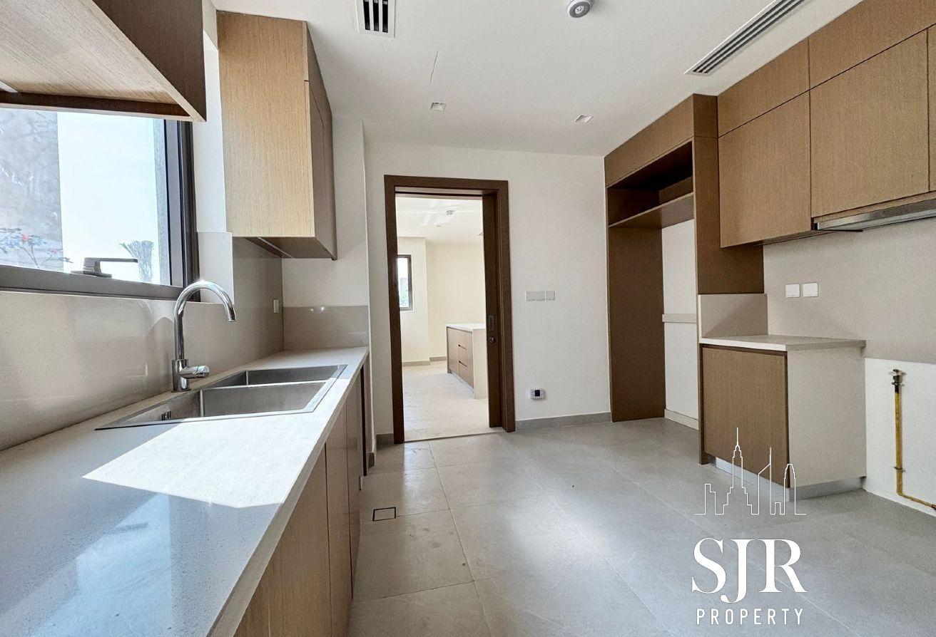 Luxury 5Bed Type A | Single Row Park Backing photo 8