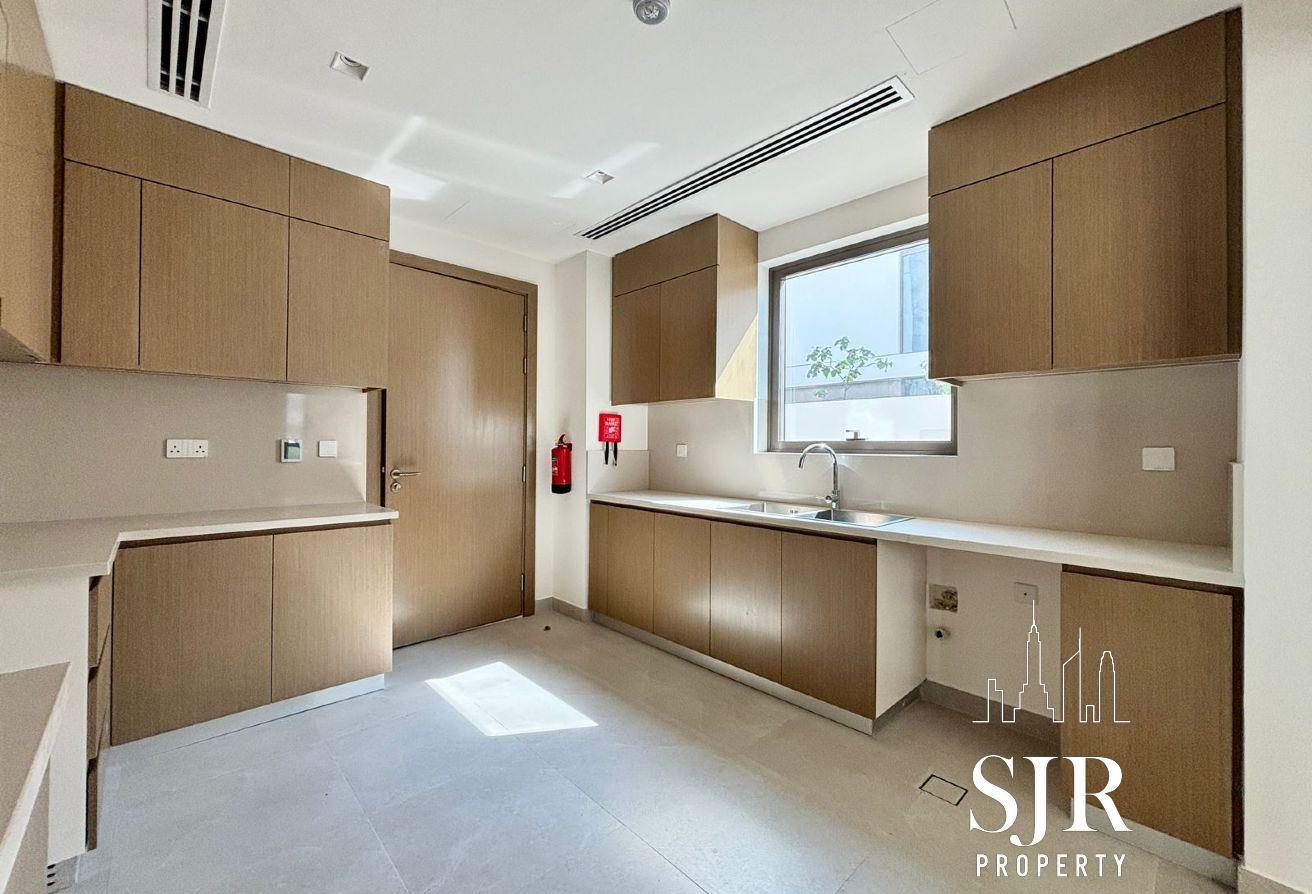 Luxury 5Bed Type A | Single Row Park Backing photo 9