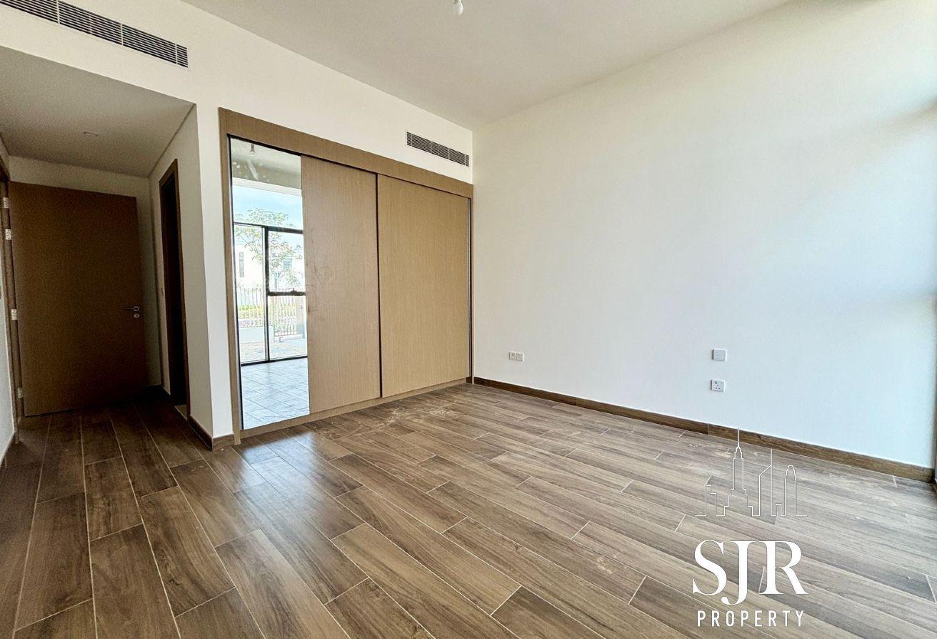 Luxury 5Bed Type A | Single Row Park Backing photo 12