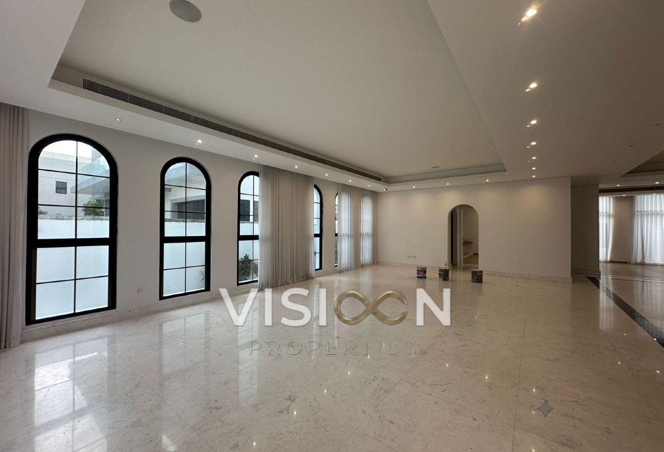 Huge 5BR Villa l Modern l Driver & Maid Room photo 14