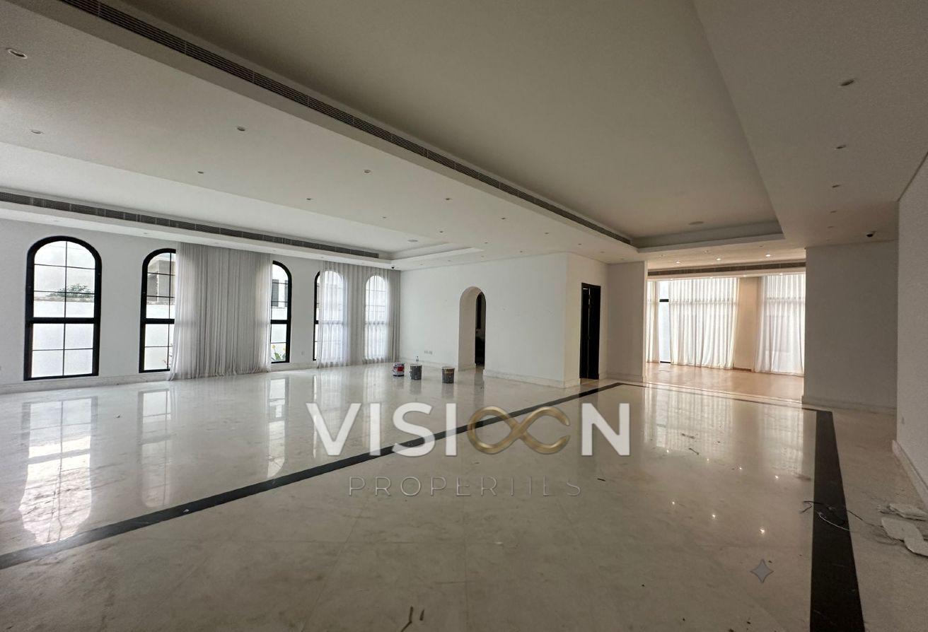 Huge 5BR Villa l Modern l Driver & Maid Room photo 10