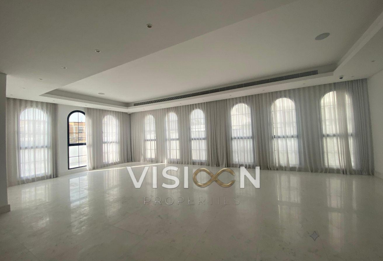 Huge 5BR Villa l Modern l Driver & Maid Room photo 5