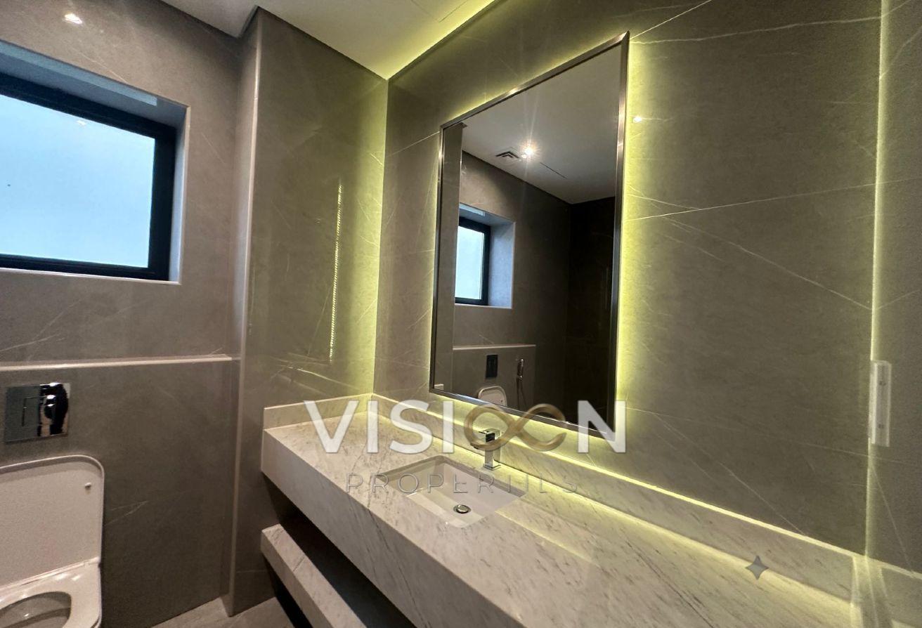 Huge 5BR Villa l Modern l Driver & Maid Room photo 17