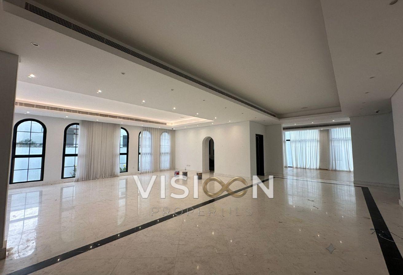 Huge 5BR Villa l Modern l Driver & Maid Room photo 13