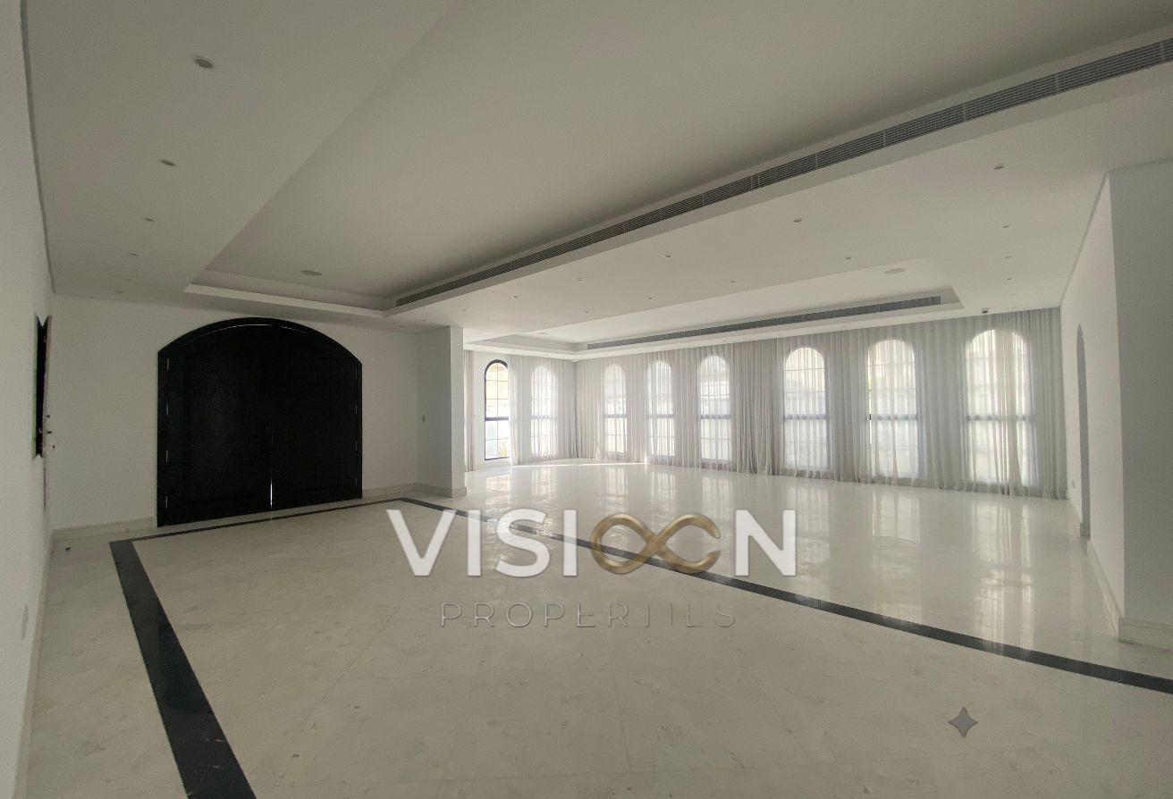 Huge 5BR Villa l Modern l Driver & Maid Room photo 3