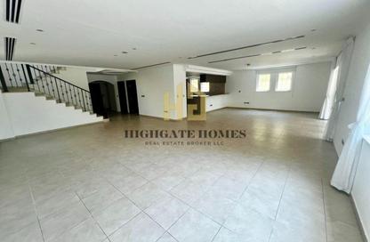 Villa - 4 Bedrooms - 5 Bathrooms for rent in District 4 - Jumeirah Park - Dubai
