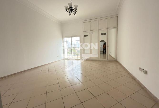 2OnFN48xJom - Property Image 3