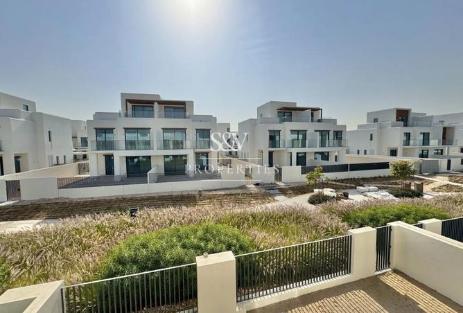 NEAR GOLDEN BEACH | BEST LOCATION | SINGLE ROW — photo 3