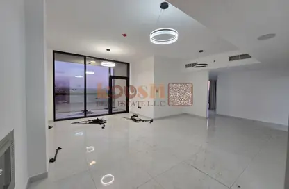 شقة - 3 غرف نوم - 3 حمامات للايجار في B تلال سيتي - تلال سيتي - الشارقة