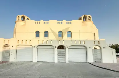 فيلا - 4 غرف نوم - 4 حمامات للايجار في فيلات القرهود - منطقة القرهود - دبي