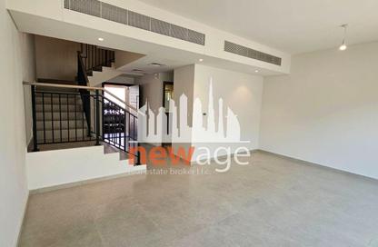 Townhouse - 4 - 4 for rent in Verona - Damac Hills 2 - Dubai