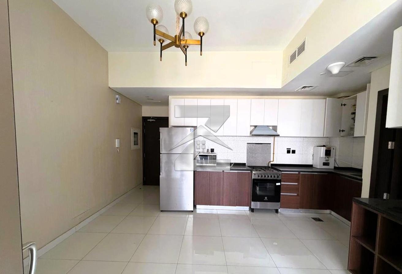 Vacant! 1BHK convertable to 2BHK| Stunning Pool View | Flexible Cheques photo 4