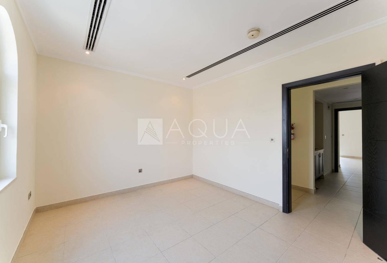 4 Bed Conversion | Vacant | Pool & Jacuzzi photo 13