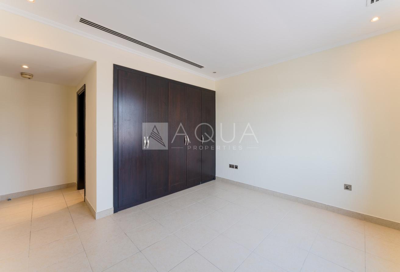 4 Bed Conversion | Vacant | Pool & Jacuzzi photo 12