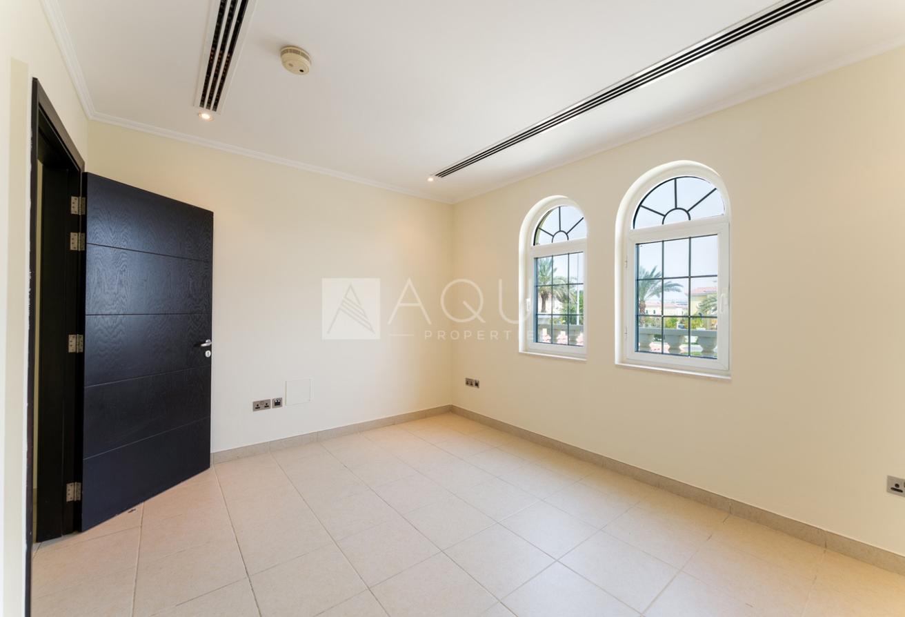4 Bed Conversion | Vacant | Pool & Jacuzzi photo 10