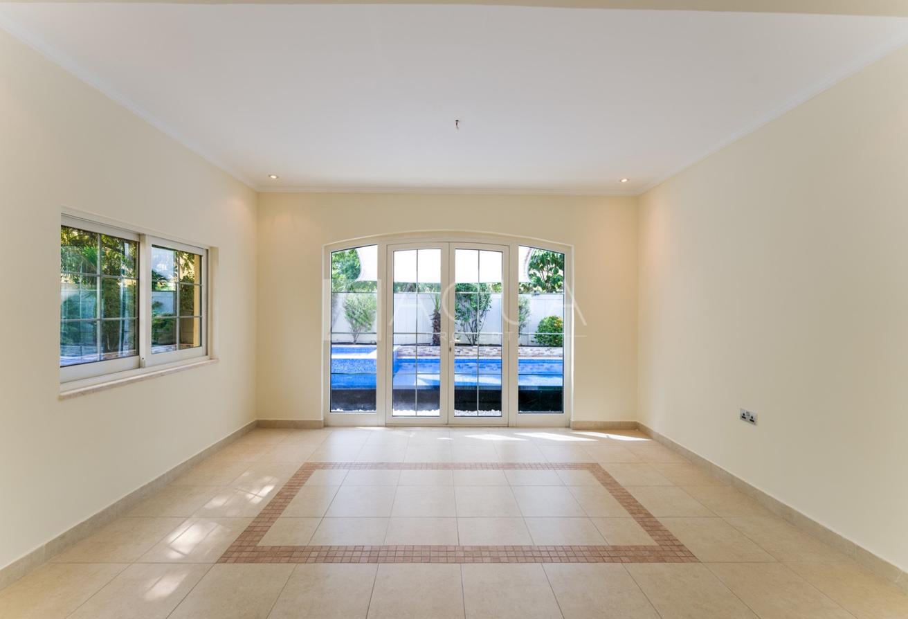 4 Bed Conversion | Vacant | Pool & Jacuzzi photo 7