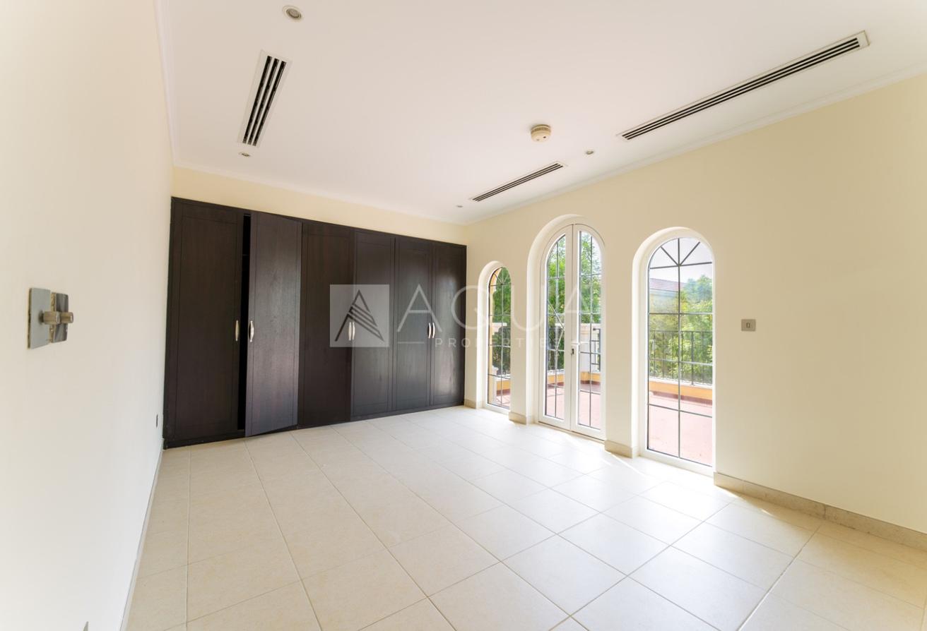 4 Bed Conversion | Vacant | Pool & Jacuzzi photo 11