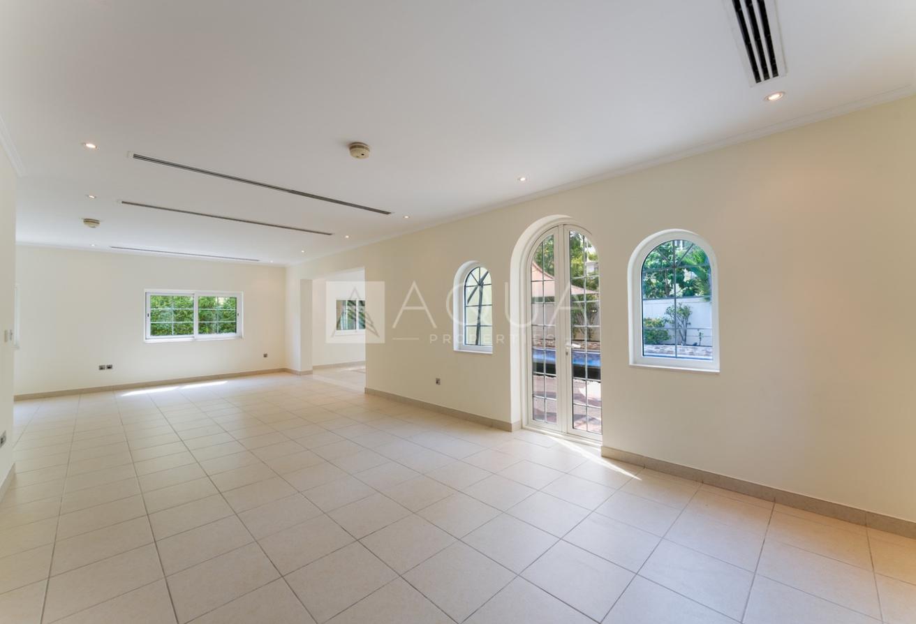 4 Bed Conversion | Vacant | Pool & Jacuzzi photo 6