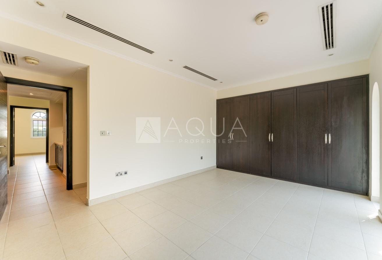 4 Bed Conversion | Vacant | Pool & Jacuzzi photo 16